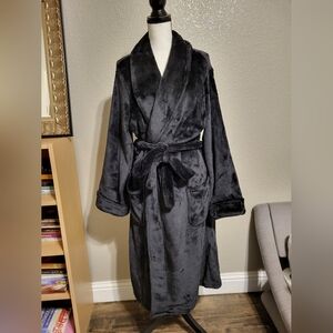 Joyspun Luxurious Black Plush Robe